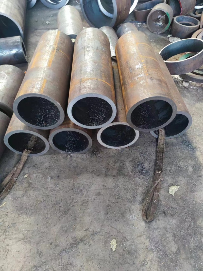 根河根河根河12Cr1MovG无缝钢管切割
